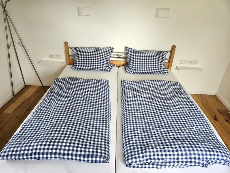 Schlafzimmer 4